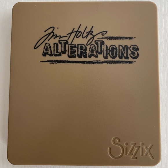 Tim Holtz Alterations Regal Crest Sizzix Cutting Die O/S - Picture 1 of 7